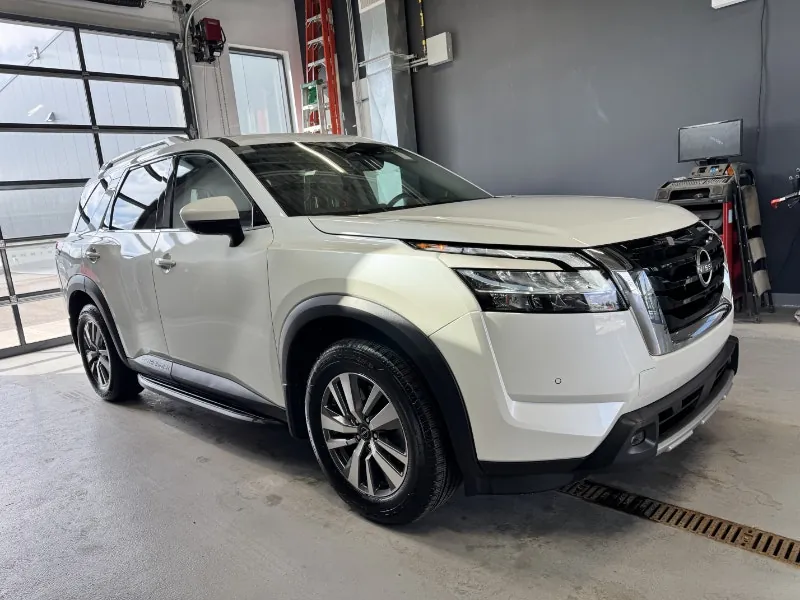Nissan Pathfinder 2023 photo 3