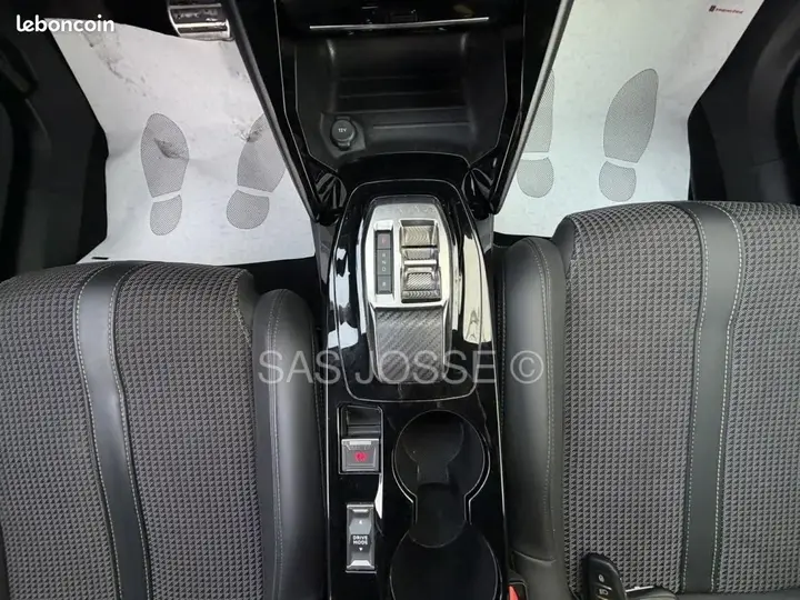 Peugeot E-2008 2022 photo 2