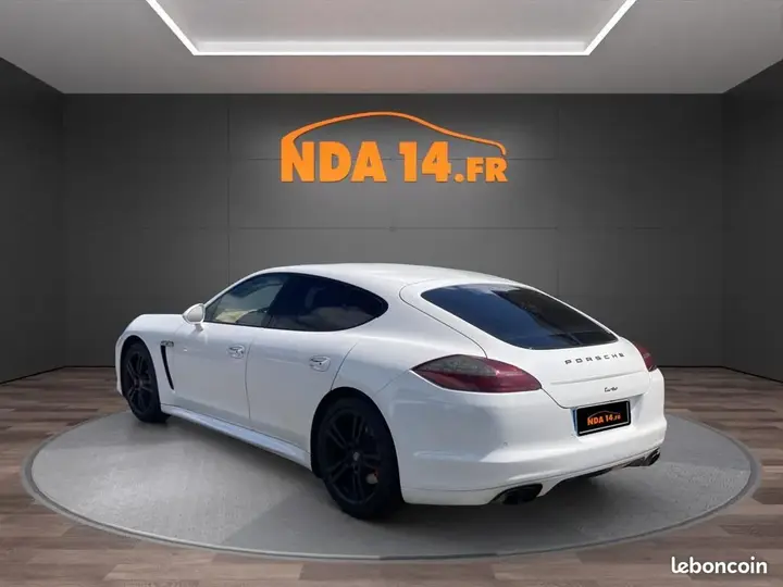 Porsche Panamera 2011 photo 4