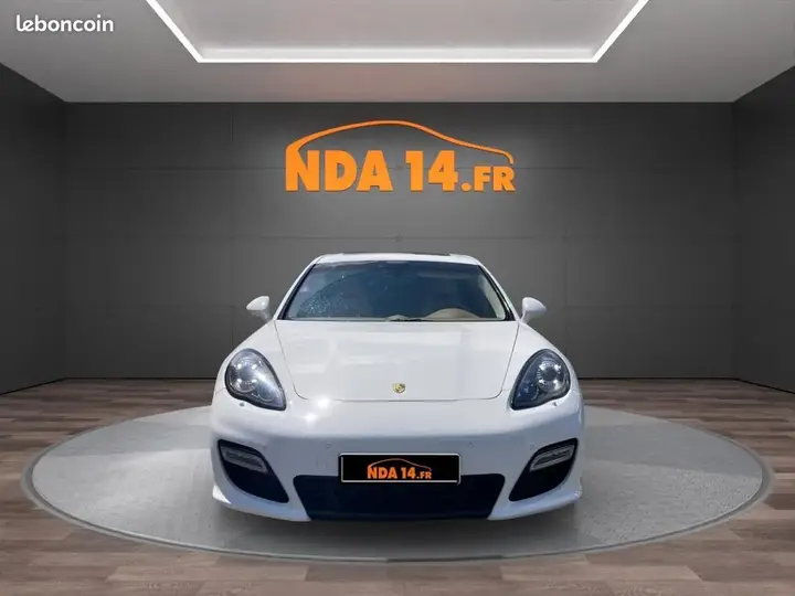 Porsche Panamera 2011 photo 2