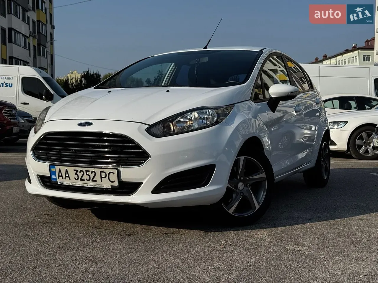 Ford Fiesta 2013 photo 2