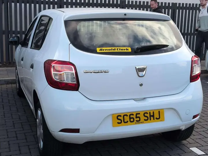 Dacia Sandero 2015 photo 4