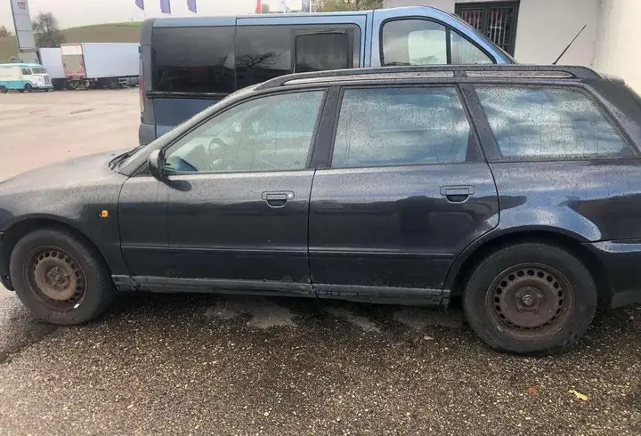 Audi A4 1998 photo 3