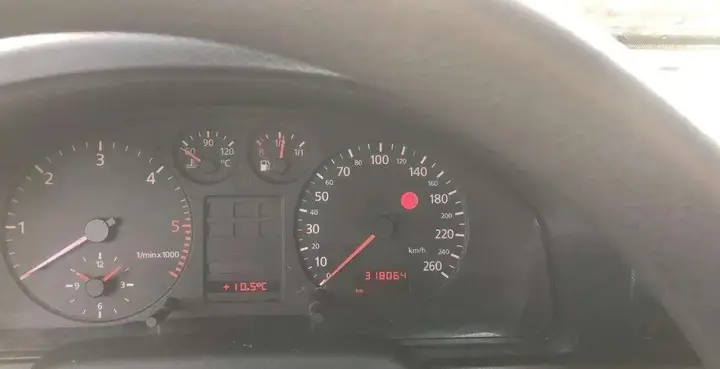 Audi A4 1998 photo 2