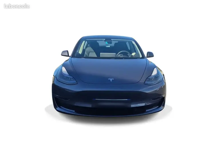 Tesla Model 3 2023 photo 2