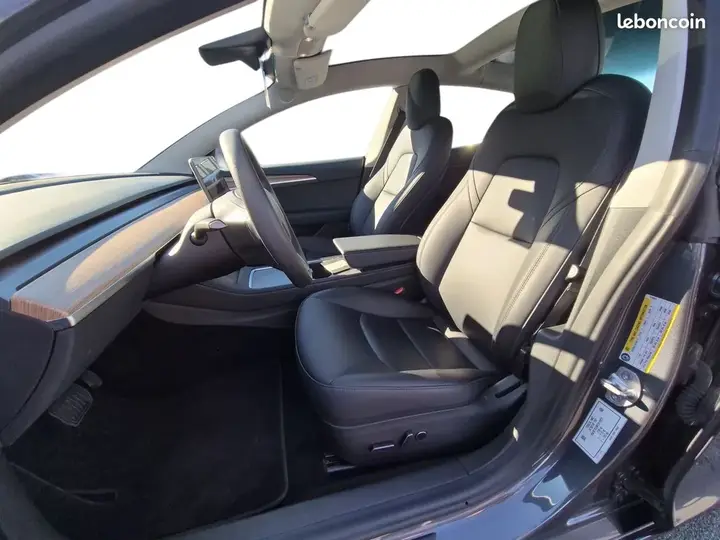 Tesla Model 3 2023 photo 4