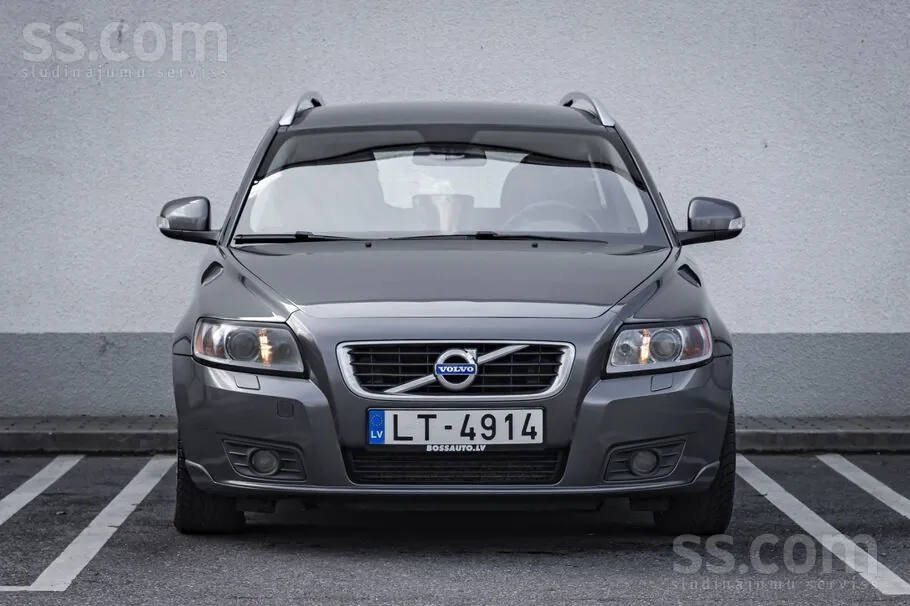 Volvo V50 2010 photo 2