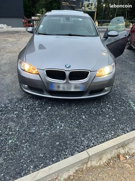 BMW 3 Series 2009 photo 3