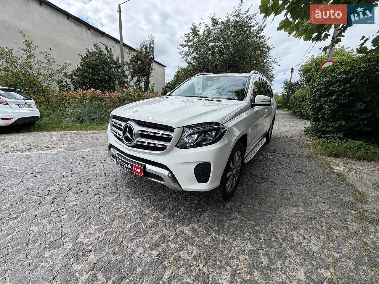 Mercedes-Benz Gls-Class 2016 photo 2