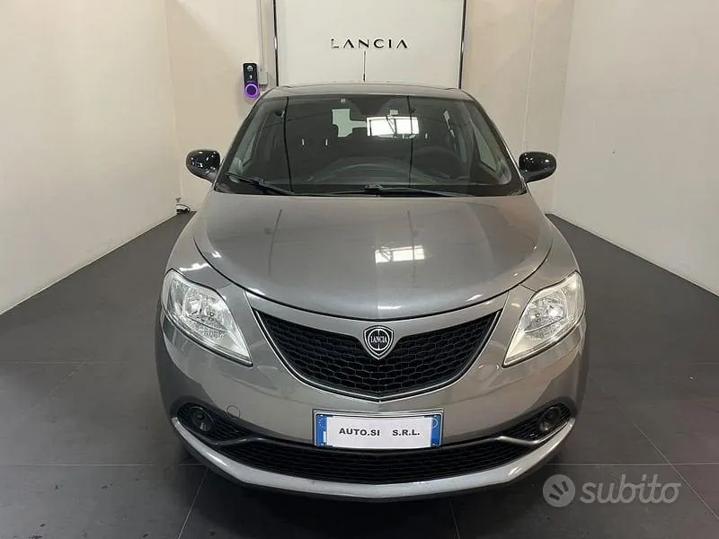 Lancia Ypsilon 2018 photo 2