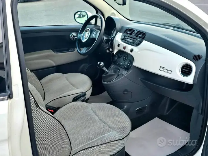 Fiat 500 Lounge 2010 photo 3