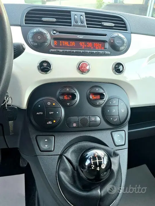 Fiat 500 Lounge 2010 photo 4