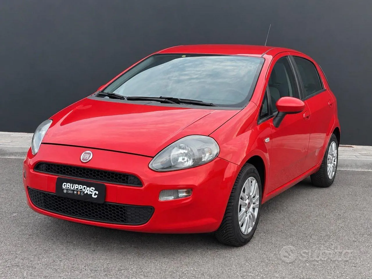 Fiat Punto 2012 photo 2