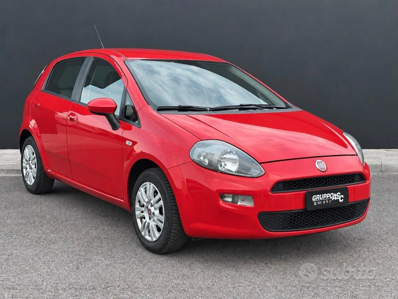 Fiat Punto 2012 photo 4