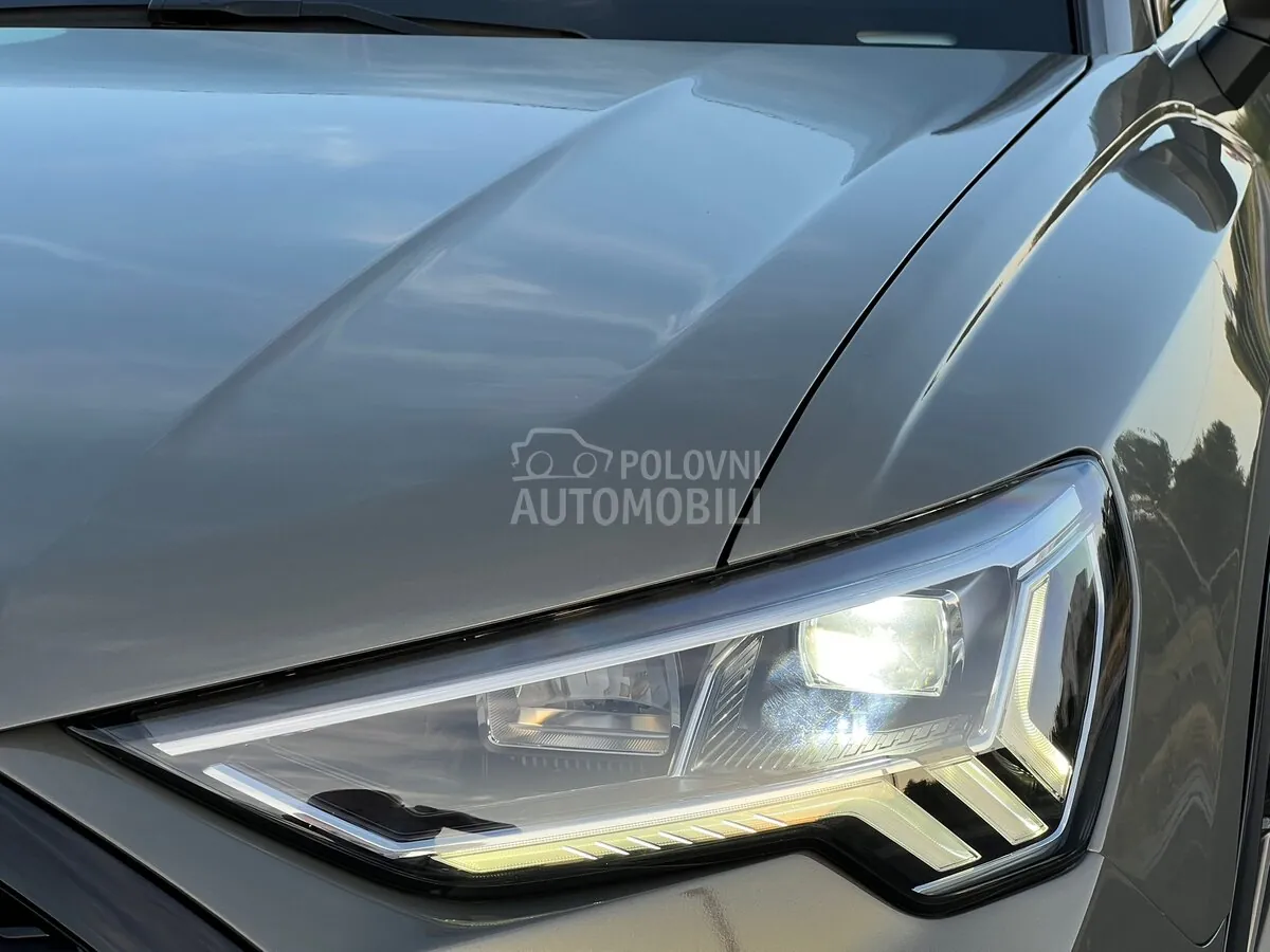 Audi Q3 2019 photo 2