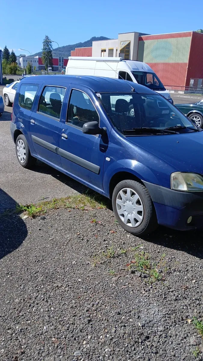 Dacia Logan 2008 photo 2