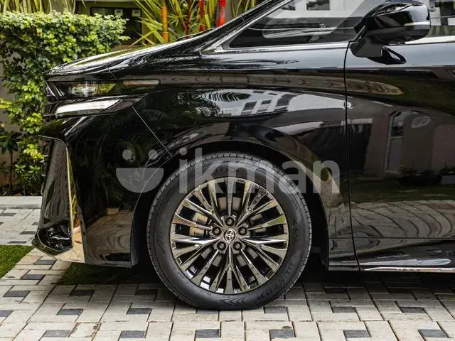 Toyota Vellfire 2024 photo 5