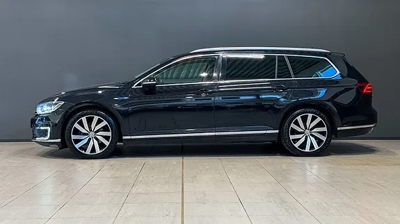 Volkswagen Passat 2017 photo 2