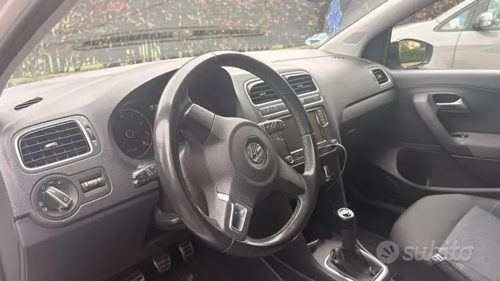 Volkswagen Polo 2012 photo 4