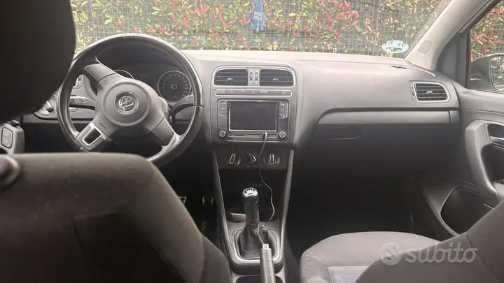 Volkswagen Polo 2012 photo 5