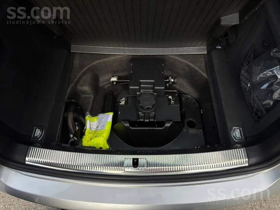 Audi A4 2011 photo 5