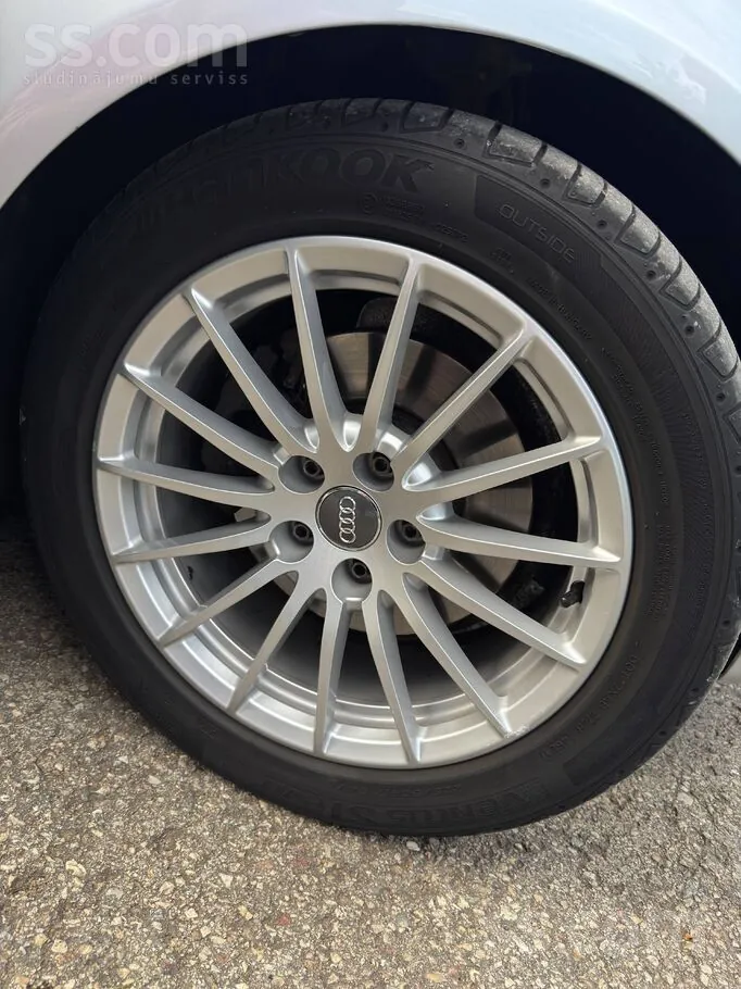 Audi A4 2011 photo 3