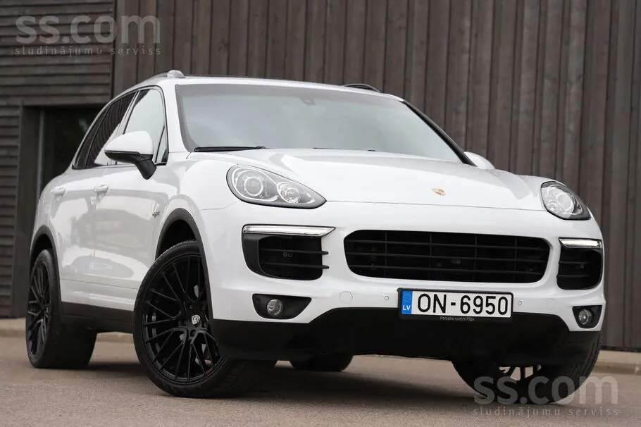Porsche Cayenne 2015 photo 2