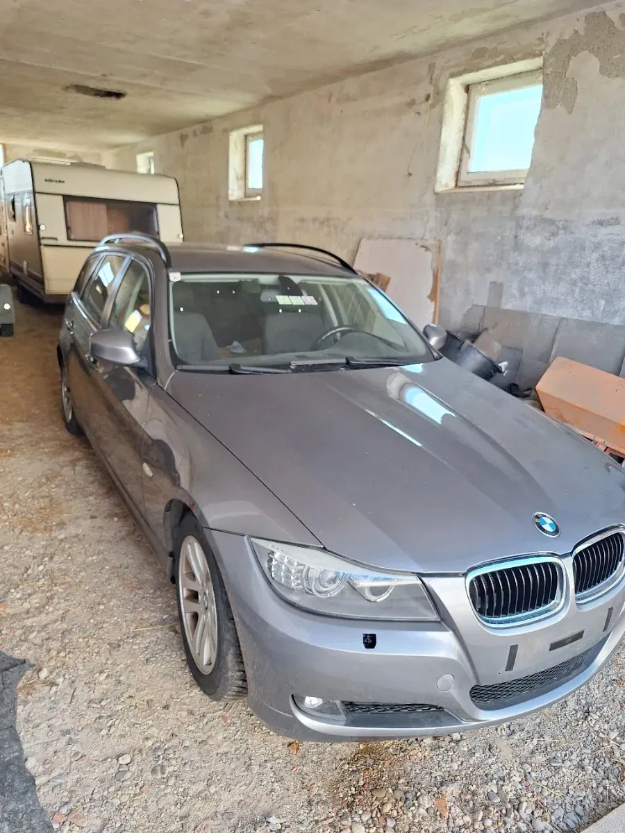 BMW 3 Series 2009 photo 2