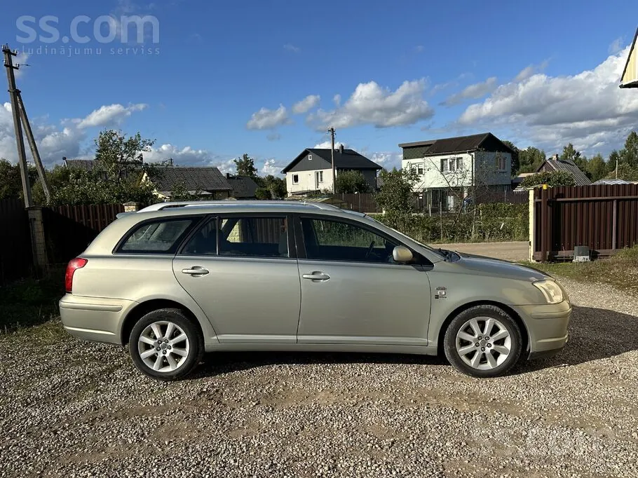 Toyota Avensis 2004 photo 4