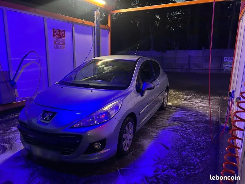 Peugeot 207 2010 photo 2