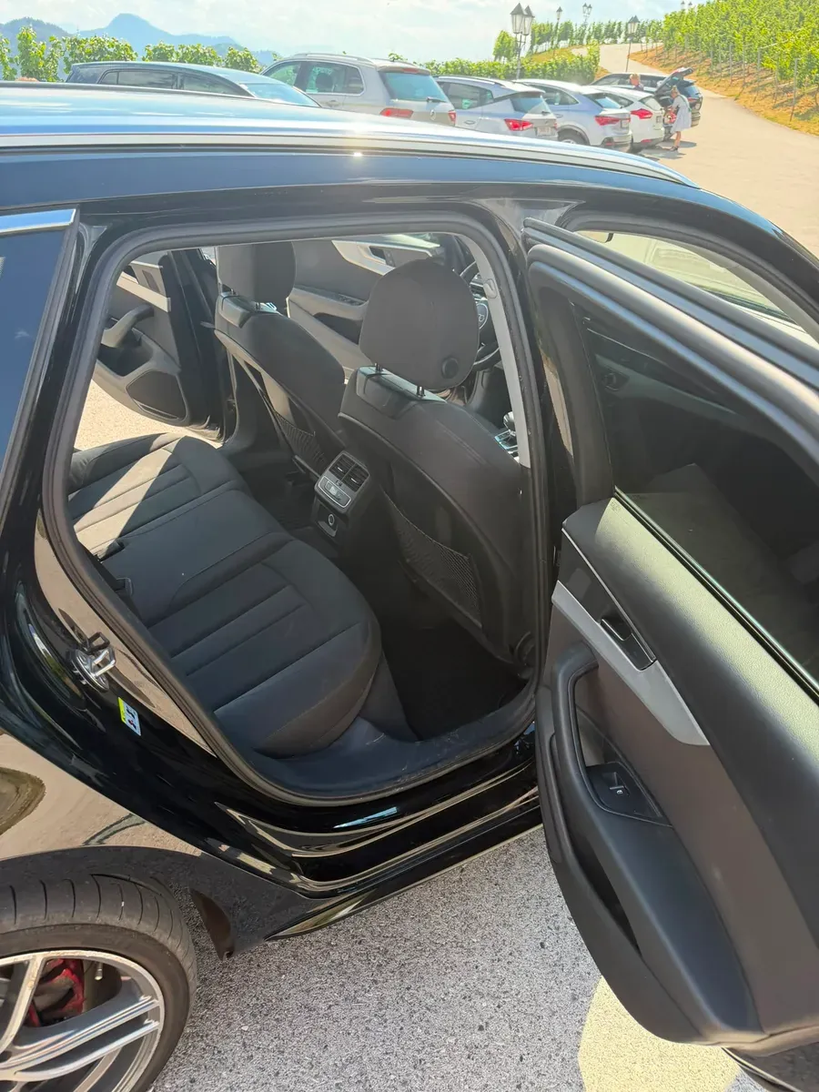 Audi A4 2017 photo 2