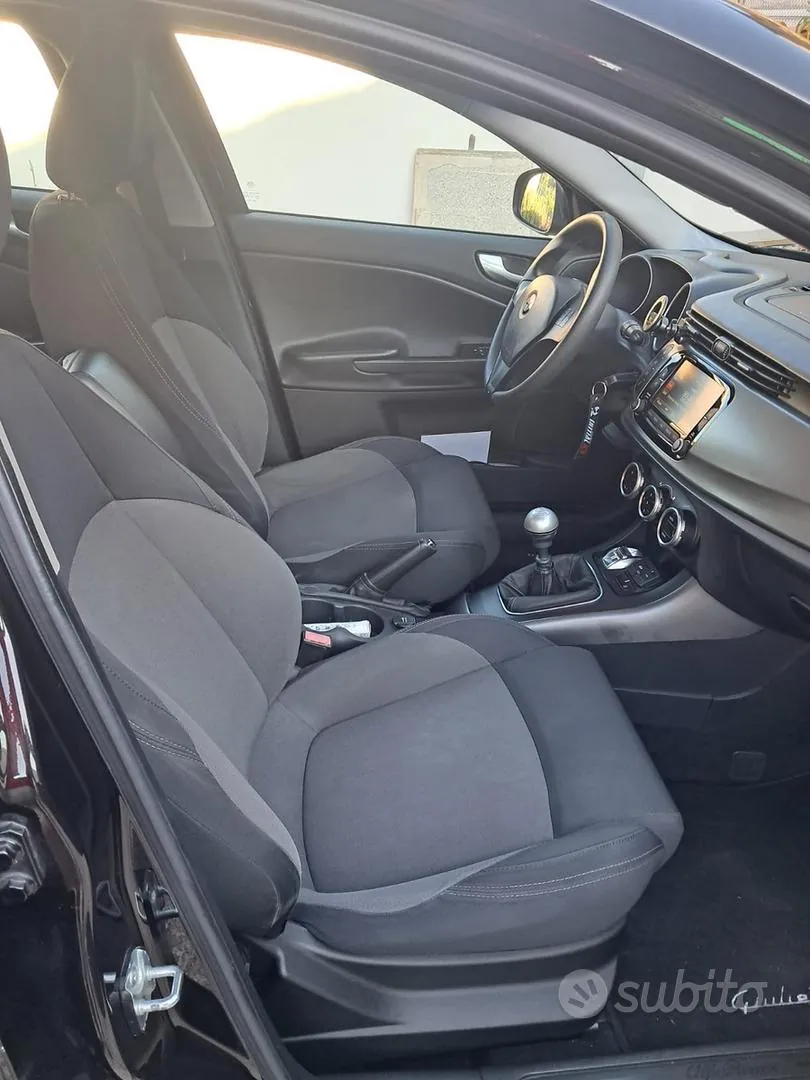 Alfa Romeo Giulietta 2015 photo 5
