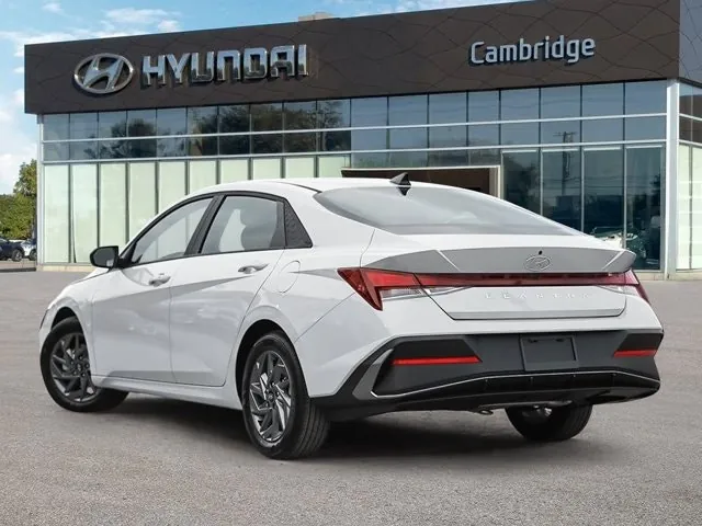 Hyundai Elantra 2026 photo 4