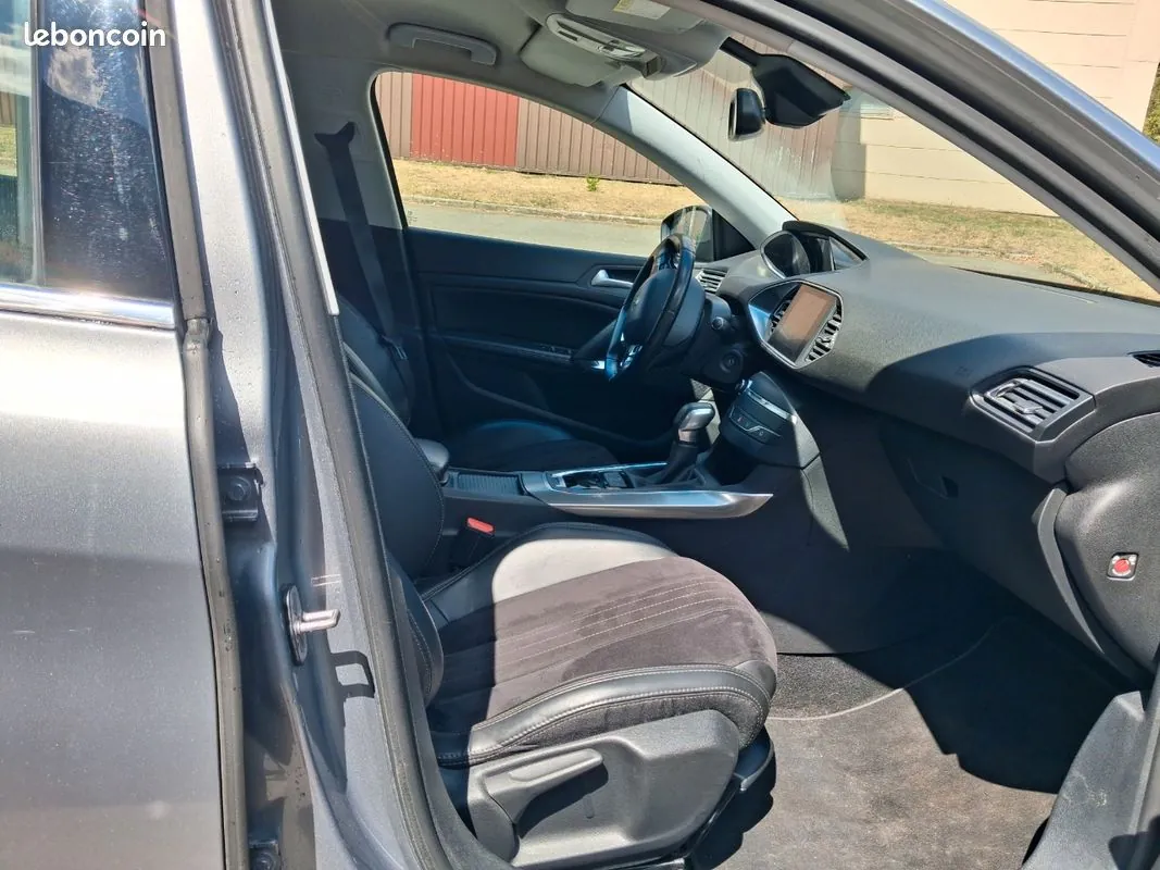 Peugeot 308 2015 photo 4