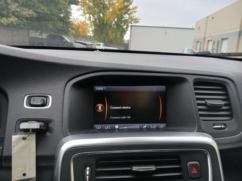 Volvo S60 2012 photo 2
