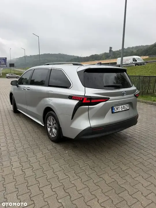 Toyota Sienna 2025 photo 3