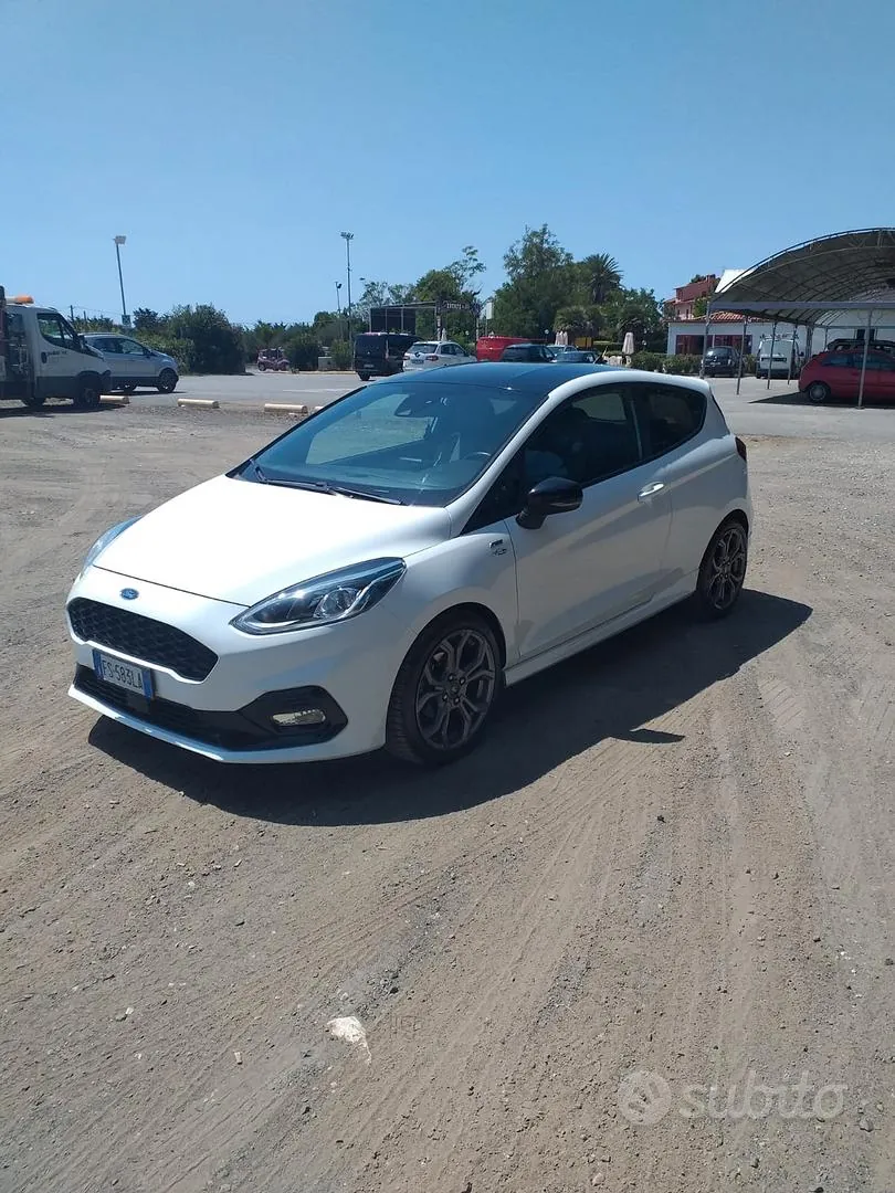 Ford Fiesta 2018 photo 2