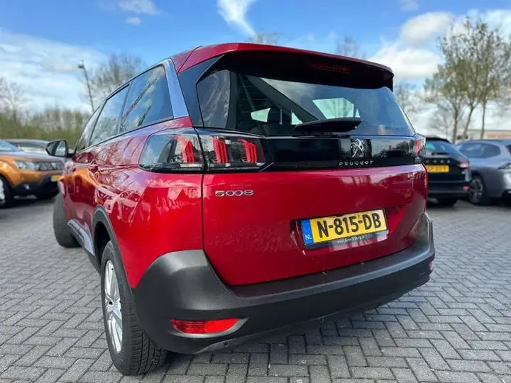 Peugeot 5008 2021 photo 3