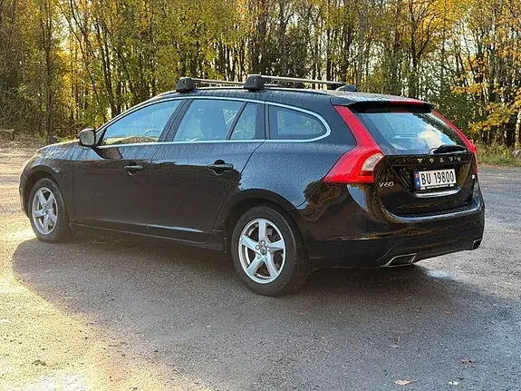 Volvo V60 2018 photo 2