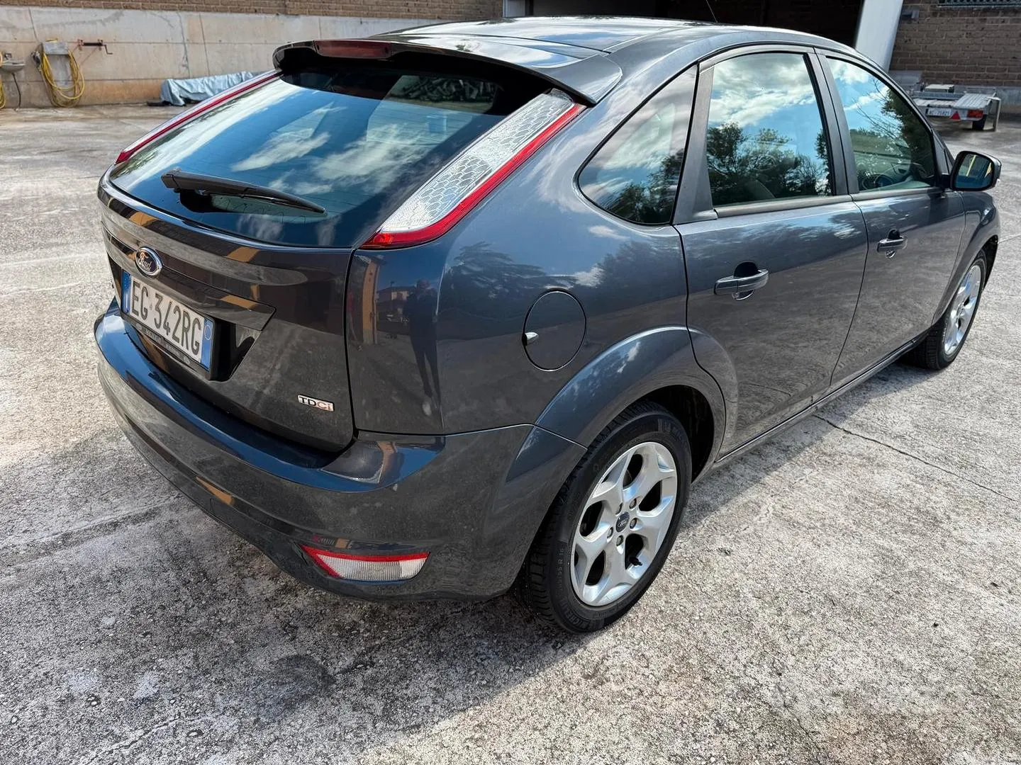 Ford Focus 2011 photo 2