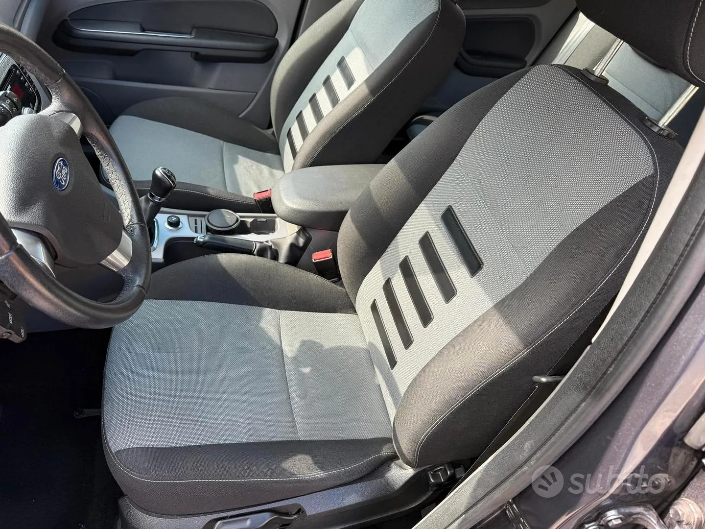 Ford Focus 2011 photo 3