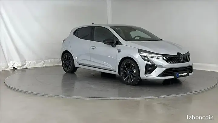 Renault Clio 2024 photo 3