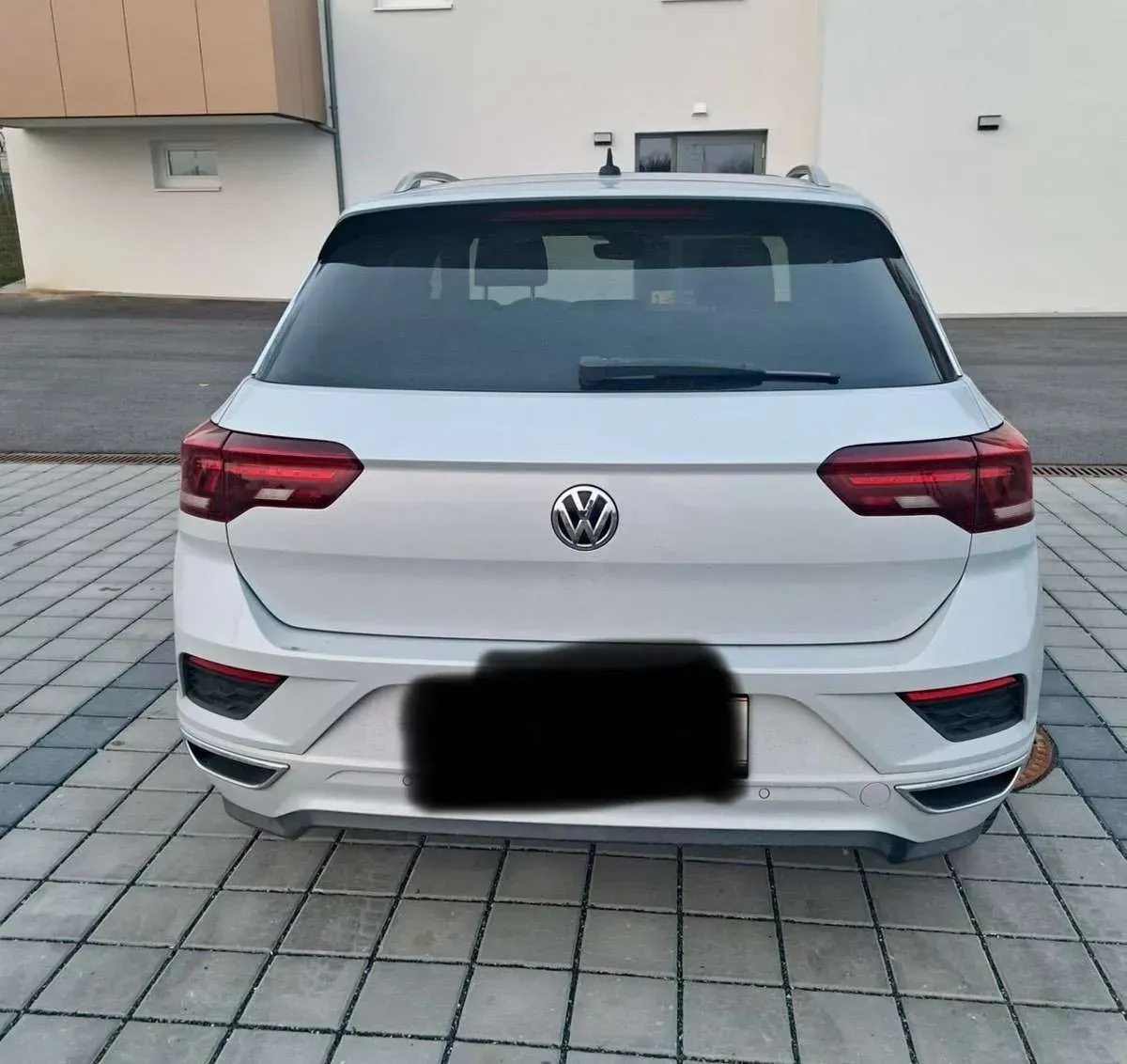 Volkswagen T-Roc 2018 photo 2