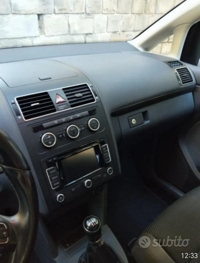 Volkswagen Touran 2014 photo 5
