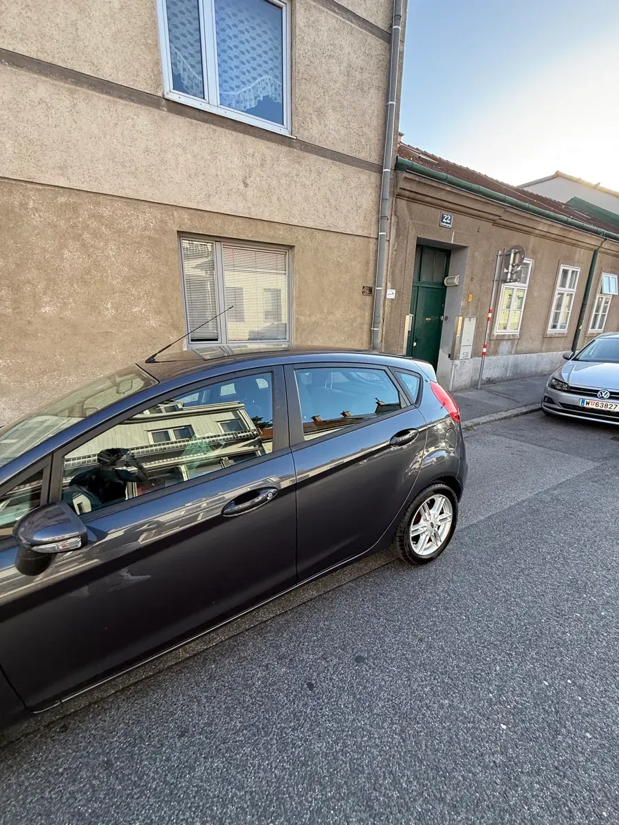 Ford Fiesta 2009 photo 3
