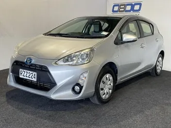 Toyota Aqua 2015 photo 4