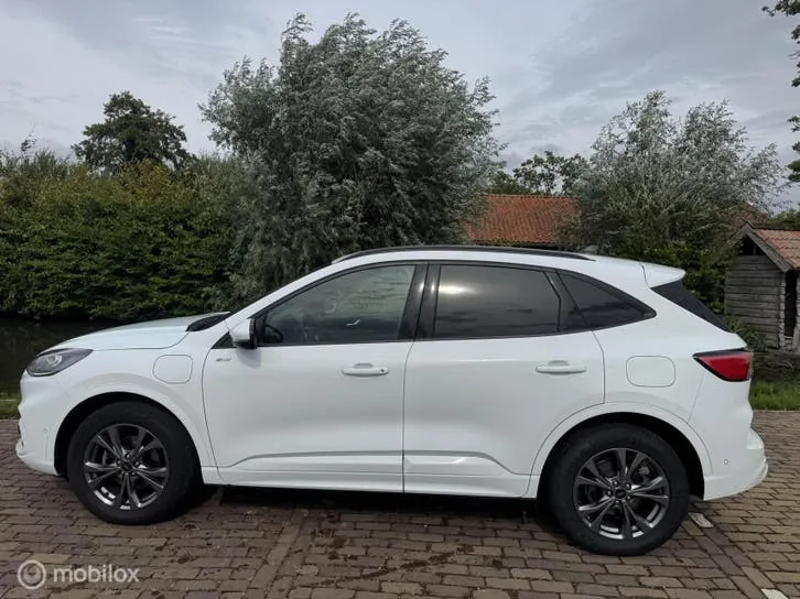 Ford Kuga 2023 photo 2
