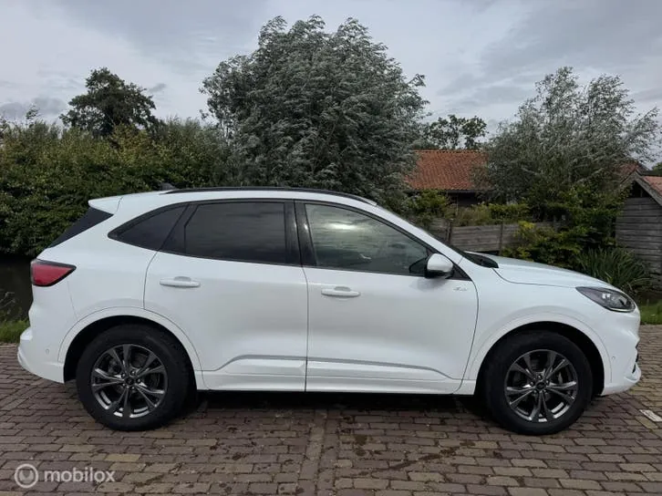 Ford Kuga 2023 photo 3