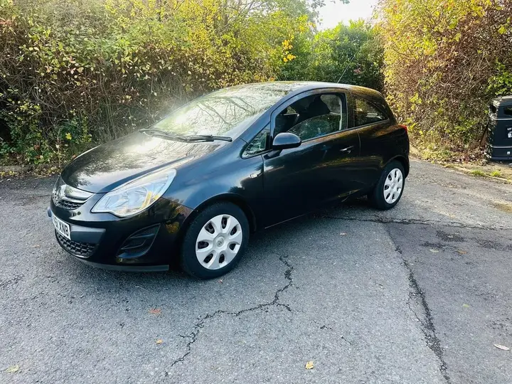 Vauxhall Corsa 2011 photo 3