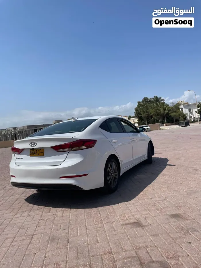 Hyundai Elantra Se 2018 photo 2